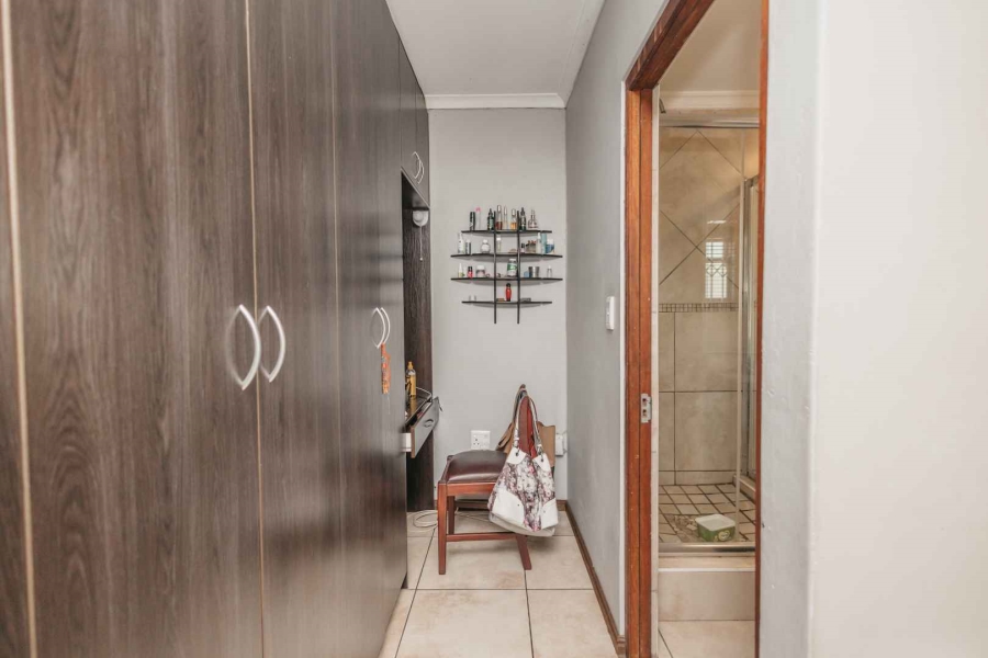 To Let 4 Bedroom Property for Rent in Joostenbergvlakte Western Cape